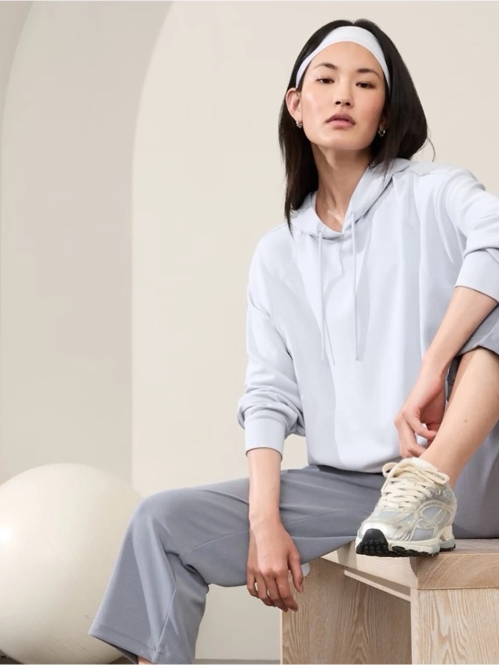 NWT Athleta Women’s Sweater Drawstring Hoodie Seasoft Bubble Hem - Small